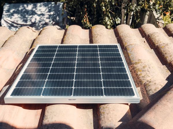 Puis je installer moi même un kit solaire maison autonome ?